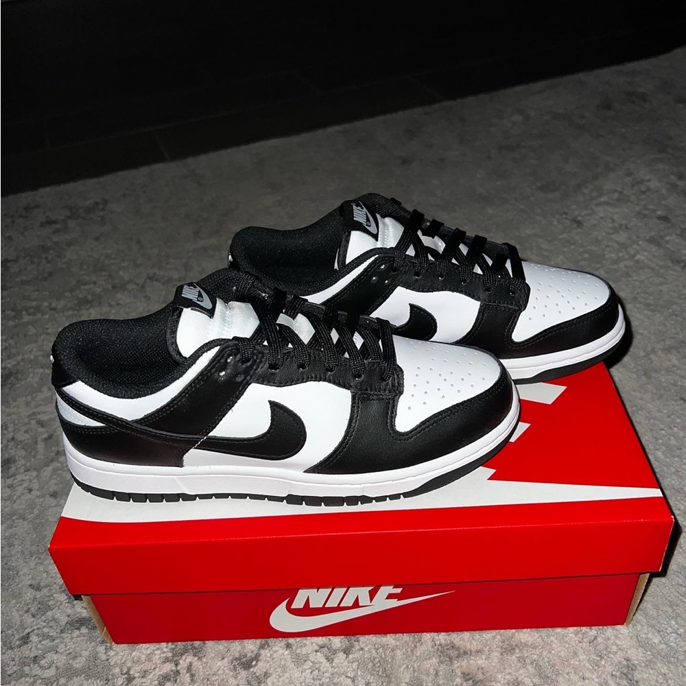 Women’s Dunk Low “Panda”